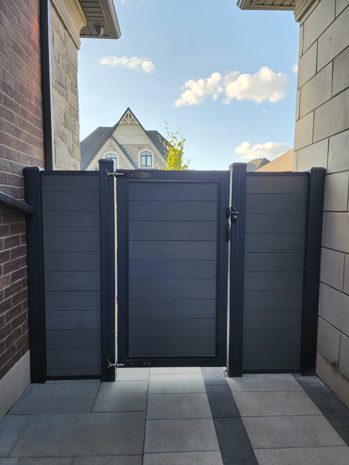 Custom Fence 09